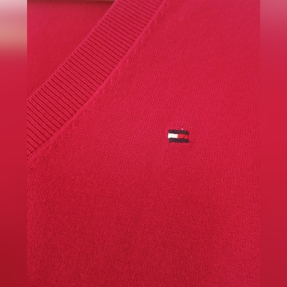 Tommy Hilfiger Red V-Neck Knit Pullover Classic Logo S/P - Picture 3 of 11